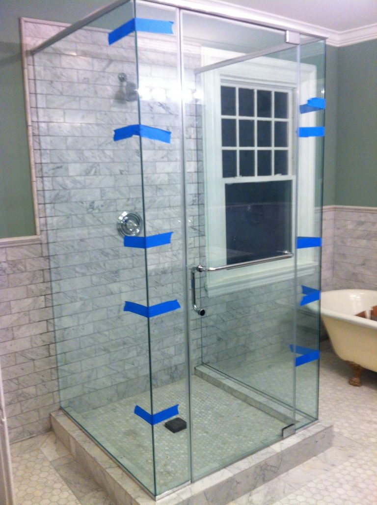 Clear, Frosted, or Textured? A Guide to Choosing the Right Glass for Your Shower Door